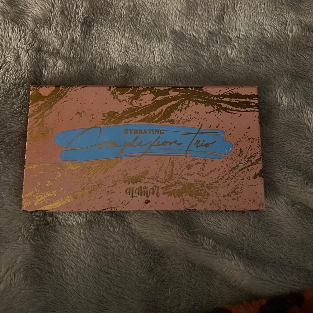 Alamar cosmetics hydrating complexion trio